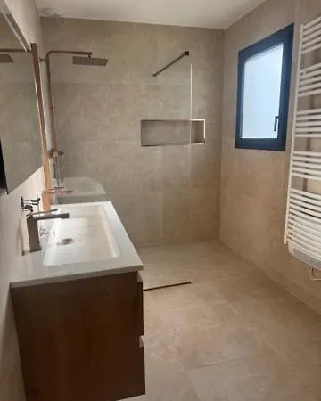 Du Avec Jacuzzi *