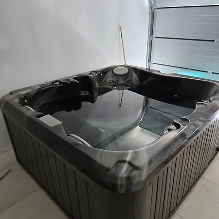 Du Avec Jacuzzi * Vernet